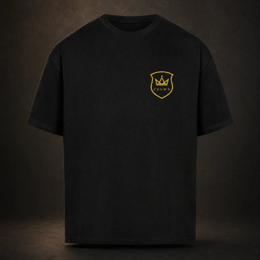 Gekrönt – goldene Königskrone mit Dornenband auf schwarzem Oversized-T-Shirt, Crown-Serie von Bulletproof Faith